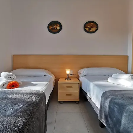 Con Wifi A 5 Minutos De La Playa Y Cerca De Tiendas Y Restaurantes - Es-209-10 Apartment