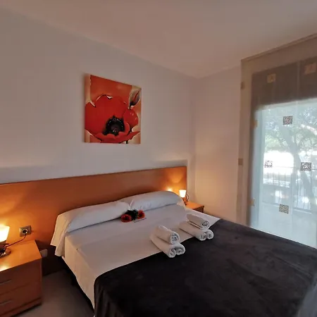 Con Wifi A 5 Minutos De La Playa Y Cerca De Tiendas Y Restaurantes - Es-209-10 Apartment *